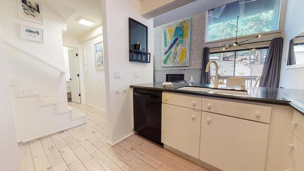 Walk To Canyon Lodge! Back! Modern Space Hébergement de vacances Mammoth Lakes