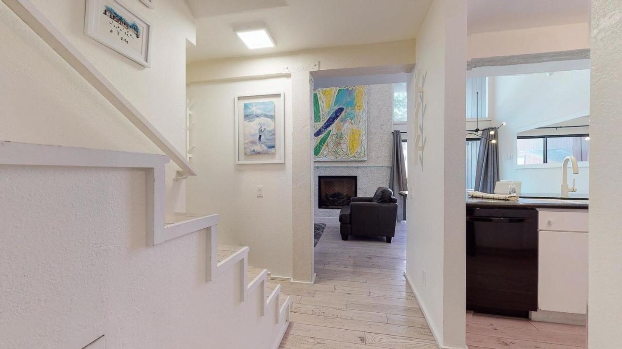 Hébergement de vacances Walk To Canyon Lodge! Back! Modern Space *