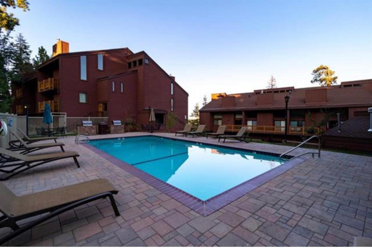 Walk To Canyon Lodge! Back! Modern Space Hébergement de vacances Mammoth Lakes